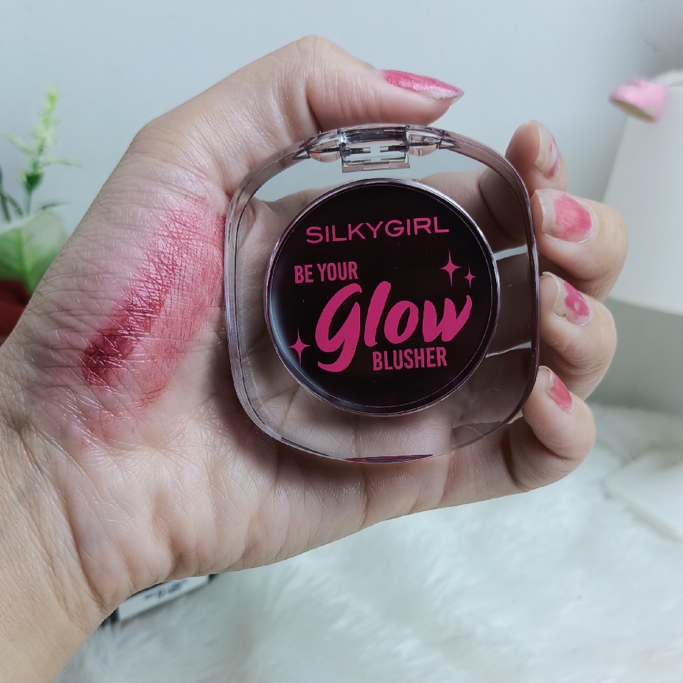 Be Your Glow Blusher - 02 Berry imgfdn-89464666-f83b-42cb-a8c5-12568fc599e6