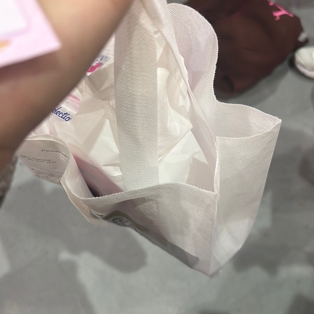 UV Moisture Milk imgfdn-7397601a-4a30-455d-9252-3c652adc5ef8