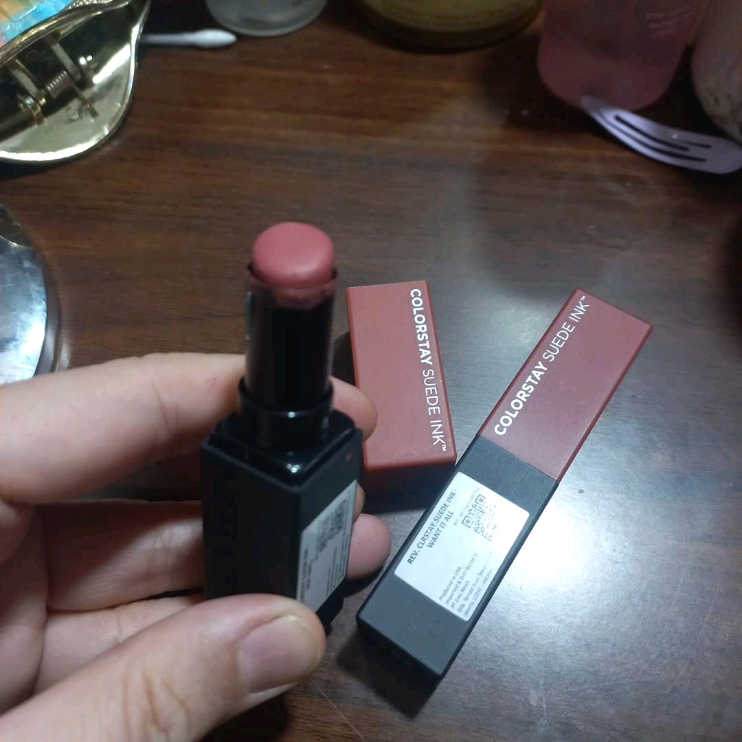Colorstay Suede Ink Lipstick - Hot Girl imgfdn-d62826a5-9390-4158-9da1-f4fae595ac85