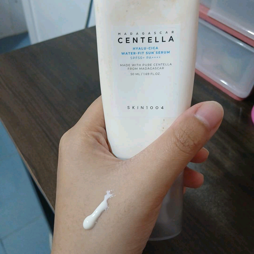 Madagascar Centella Hyalu-Cica Water-Fit Sun Serum imgfdn-53a65df2-7e18-4d76-aff3-0f5dcc346d4e