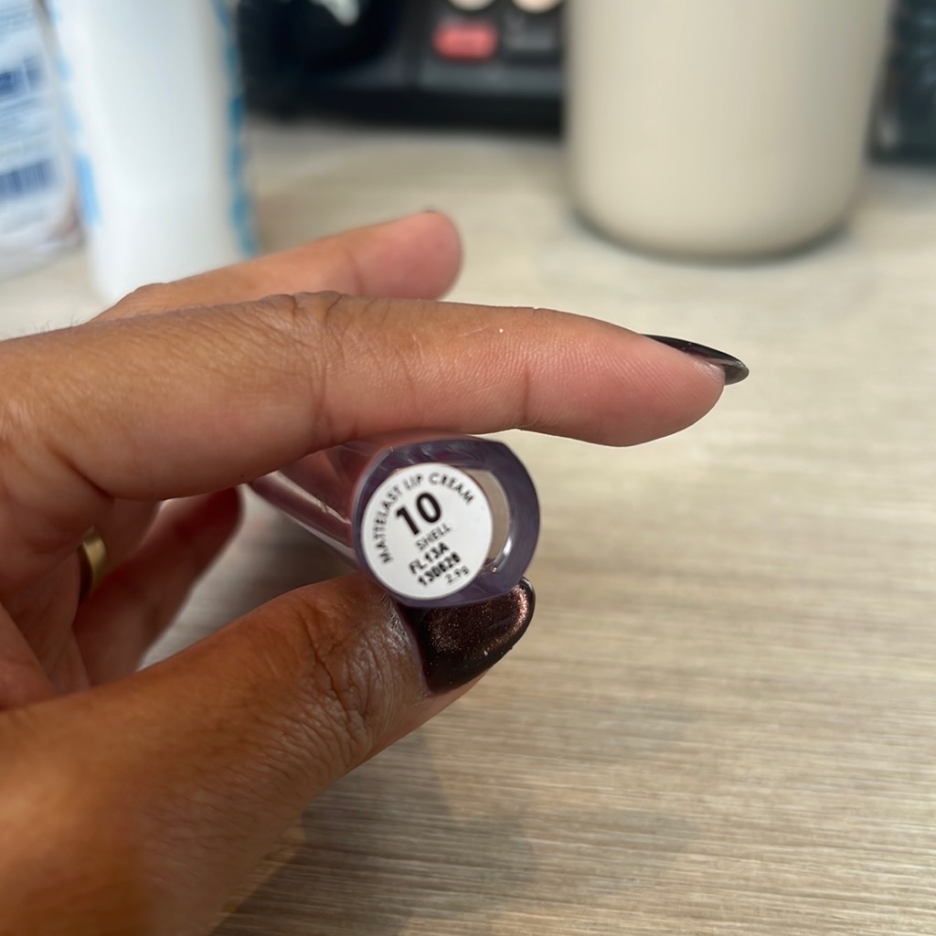 Oh My Glam Matte Kiss Lip Cream - 10 Shell imgfdn-a17fd961-8bee-4d2f-833a-d721470c3cb1