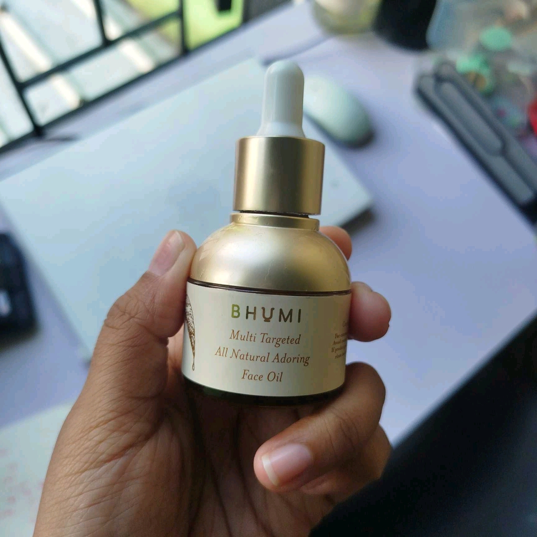 Multi Targeted All Natural Adoring Face Oil imgfdn-c845fe69-d78e-4c26-b6e0-cc478966437e