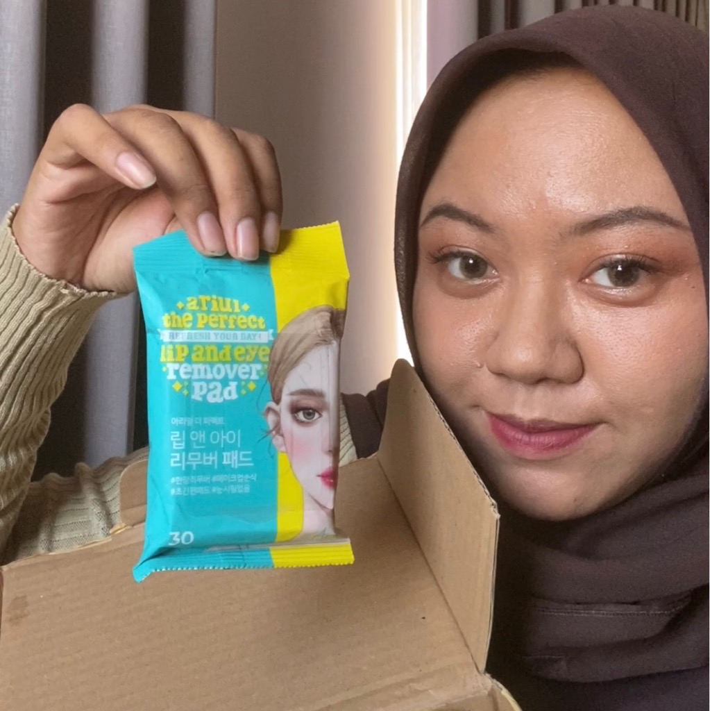 Smooth & Pure Lip and Eye Remover Pad imgfdn-a95c5e50-84f2-40b1-b544-cfc7ce02fa1f