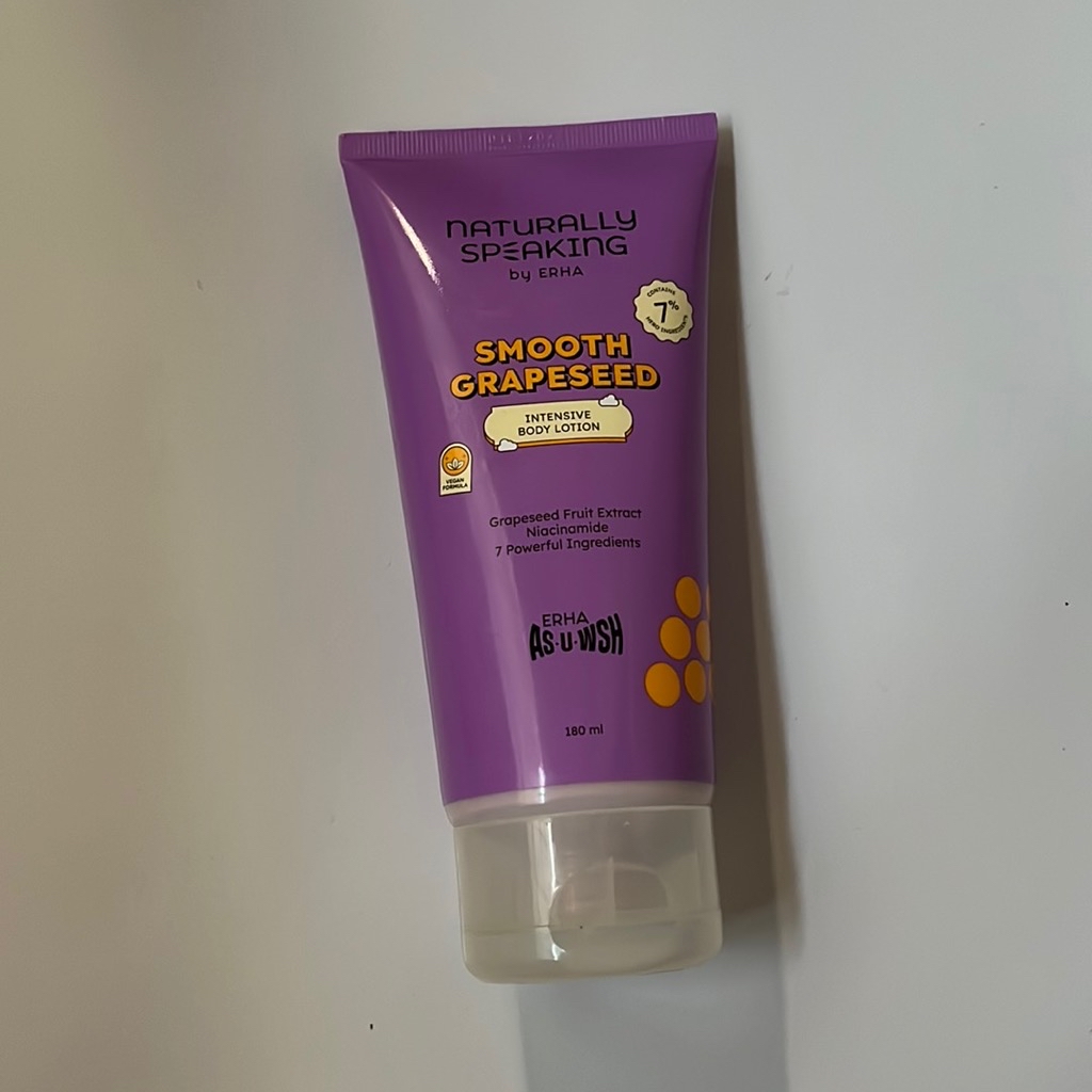 Smooth Grapeseed Intensive Body Lotion imgfdn-4c40d835-1649-4935-9a67-728fb9656e53