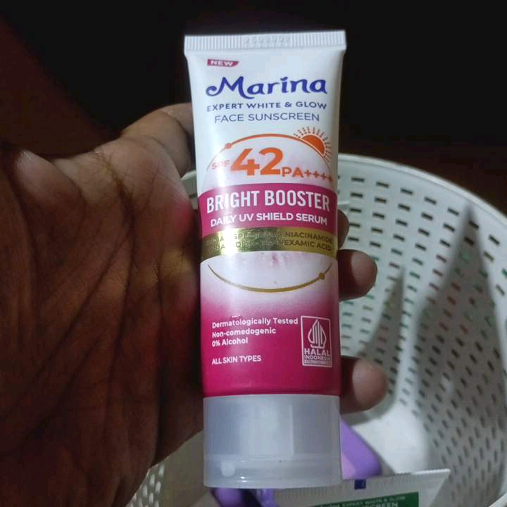 Expert White & Glow Daily UV Shield Face Sunscreen SPF 42 PA++++ - Bright Booster imgfdn-37b1a357-a77c-49b5-ac66-1a39a01c7caf