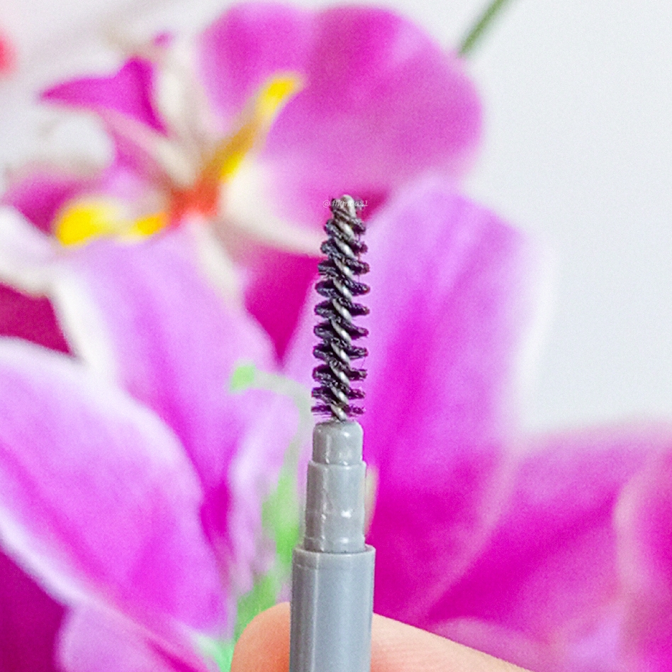 Natural Look Eyebrow Matic - Dark Brown imgfdn-b3c3b37d-6f69-4533-9bec-f439a848c6de