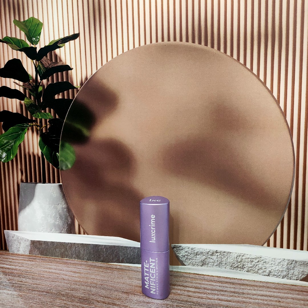 Matte-nificent Power Stain Lipstick - Iris imgfdn-923a139d-1eae-4595-b3b7-a6a7bbd1211c