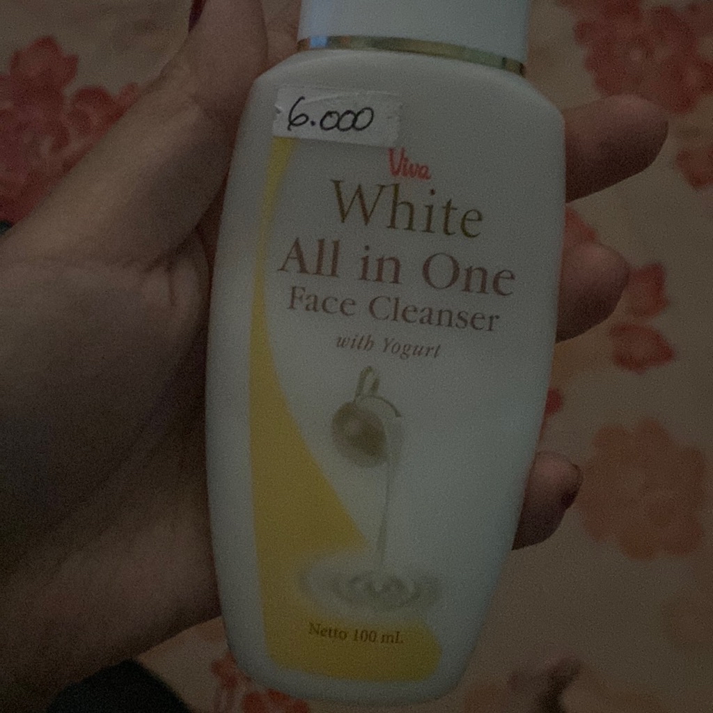 White All In One Face Cleanser - Yoghurt imgfdn-4123b706-df60-4b0c-ae19-845502d99fb7