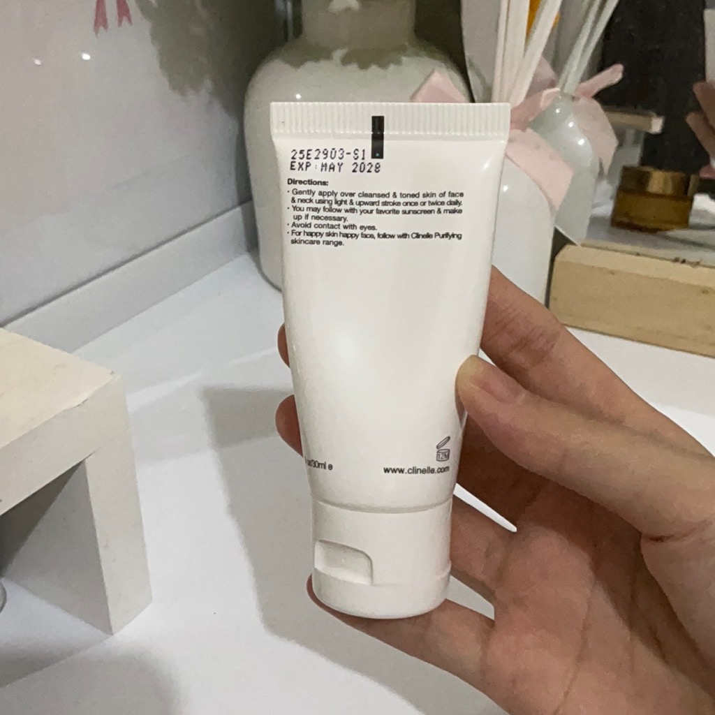 Purifying Gel Moisturizer imgfdn-7bc7ada8-2ed8-4112-b7a6-0cbb5a6ab941