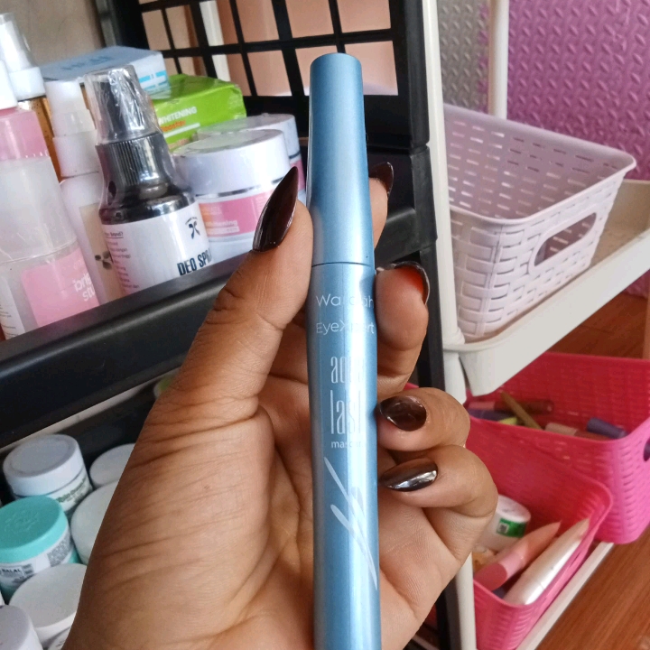 EyeXpert Aqua Lash Mascara imgfdn-1b534f64-72ef-4fef-b800-e522db77e350