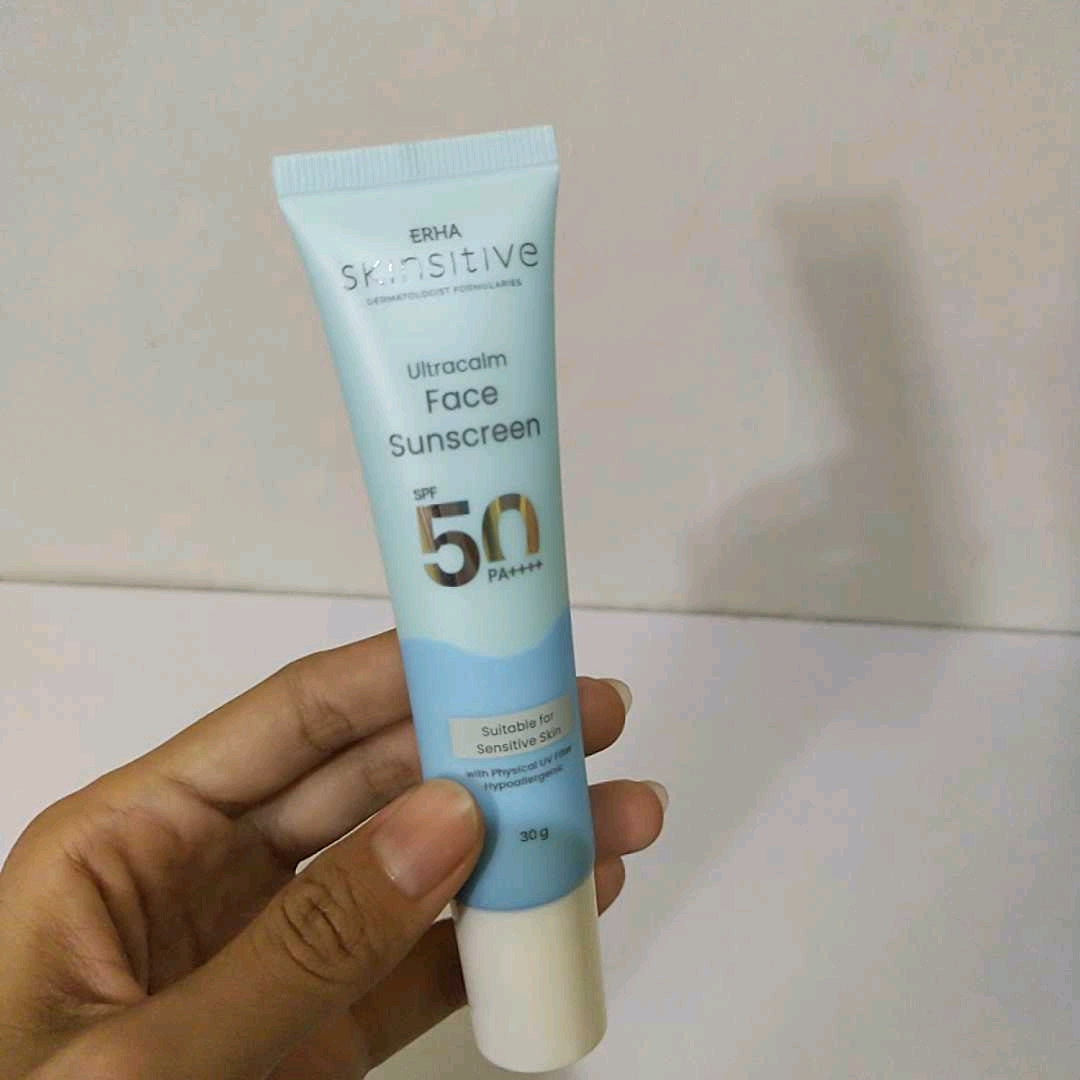 Ultracalm Face Sunscreen SPF 50 PA++++ imgfdn-1533a6b0-8649-4222-8d1b-542c9e6b0852