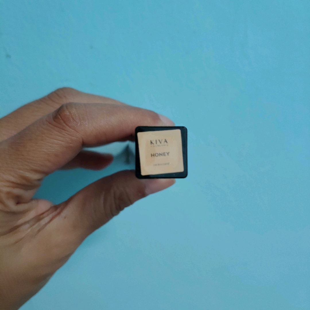 Perfect Touch Creamy Concealer - Honey imgfdn-428b3d45-9f9c-417e-b4a7-4ff29916d3d5