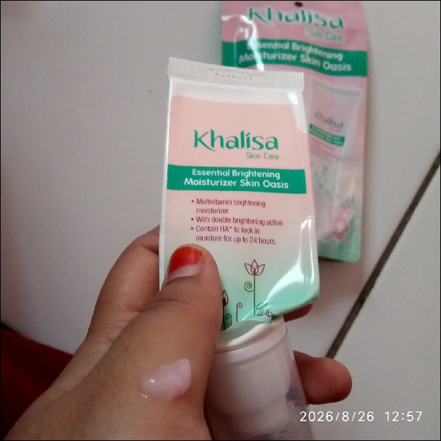 Essential Brightening Moisturizer Skin Oasis imgfdn-d59d8ec9-8866-4d16-8394-63bf51fedce8