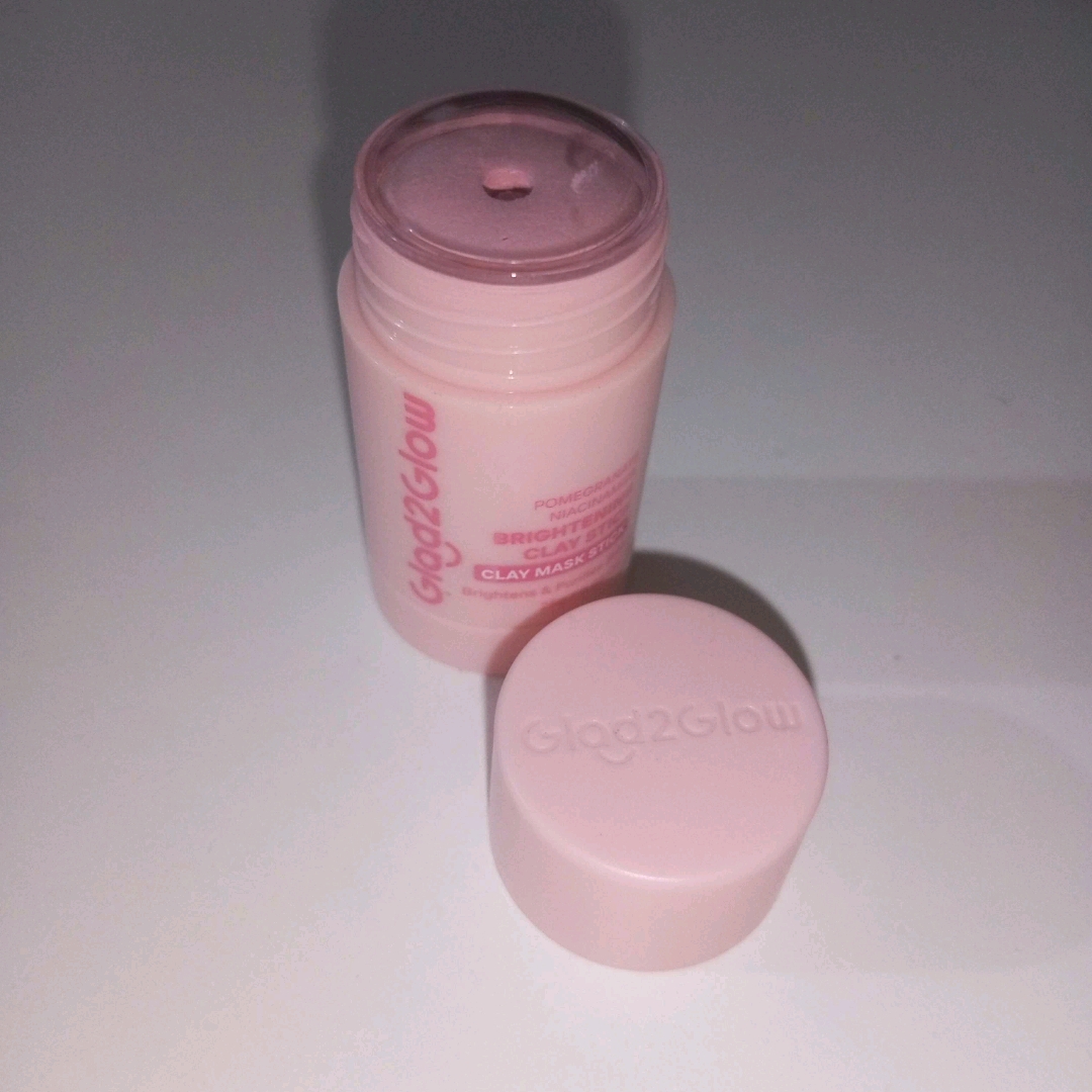 Pomegranate Niacinamide Brightening Clay Stick imgfdn-e20ccdab-0524-49f8-9a20-f3b149f05bd8