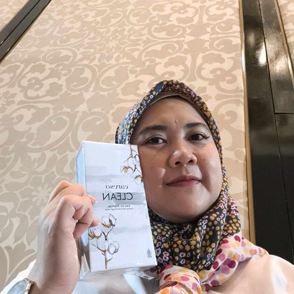 Eau De Parfume - Oud Rouge imgfdn-028a398a-8a36-4bae-831c-96202b7e7fc5