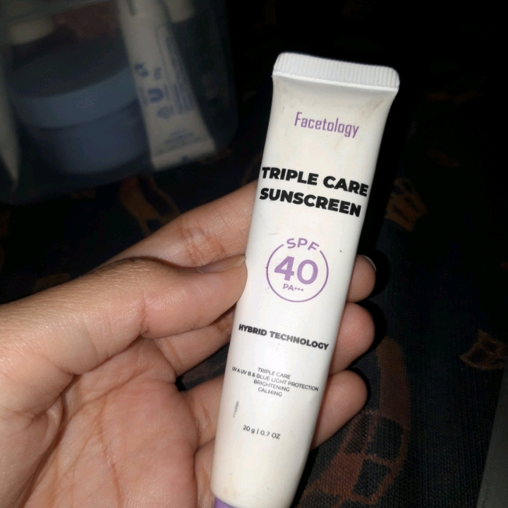 Triple Care Sunscreen SPF 40 PA+++ imgfdn-40ebc47c-ffda-41ff-baa4-ec550ce1a8ef