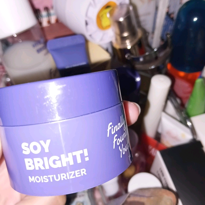 SOY BRIGHT! Moisturizer imgfdn-cf6cf4e8-9471-4344-bafc-bc23b8f5cc96