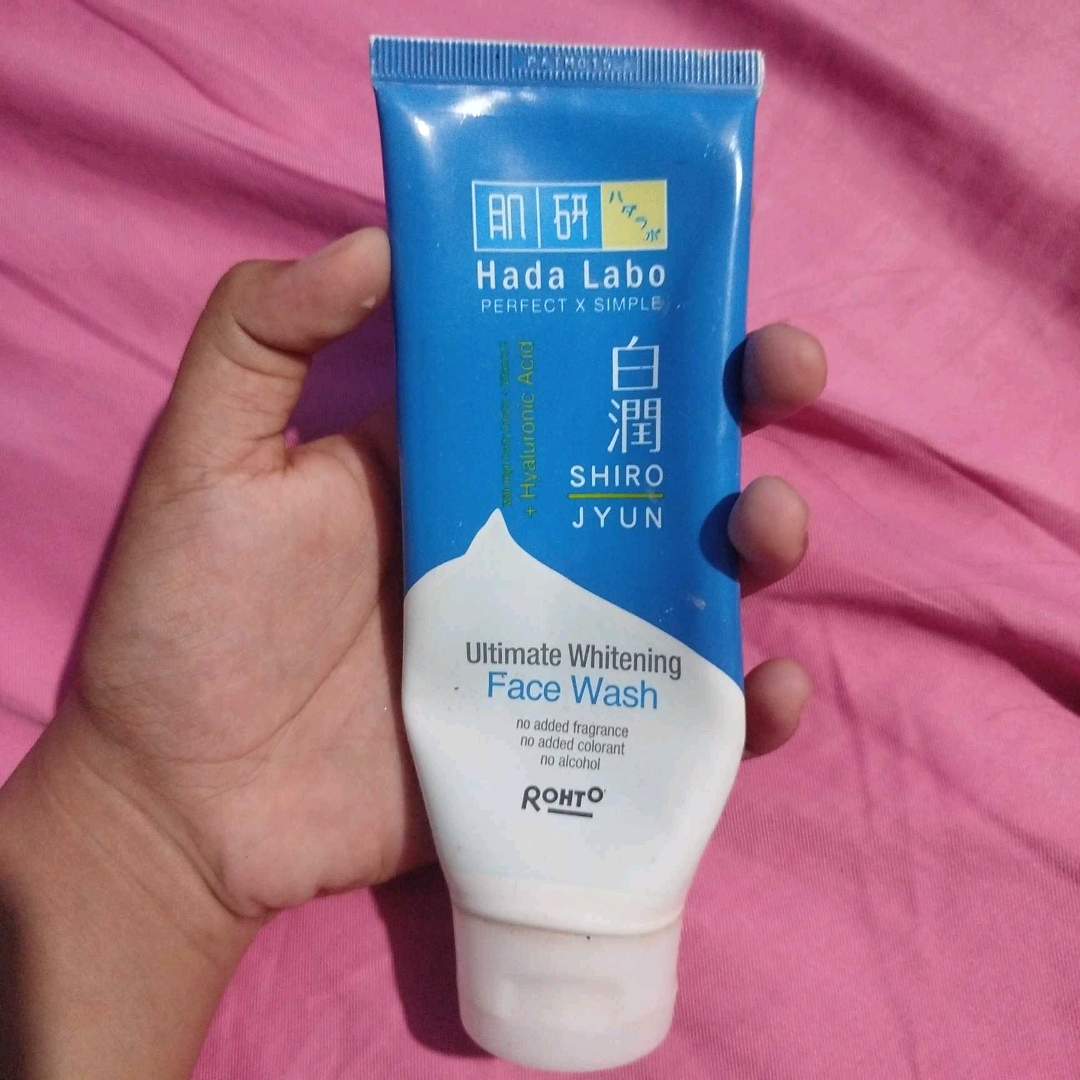Shirojyun Ultimate Whitening Face Wash imgfdn-ed99f661-dc42-44ad-88fe-a5fdf6311357