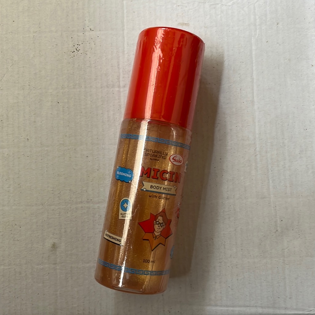 Micin Body Mist with Glitter imgfdn-46d93a05-0731-4d89-ab2a-f1b19c9750ab
