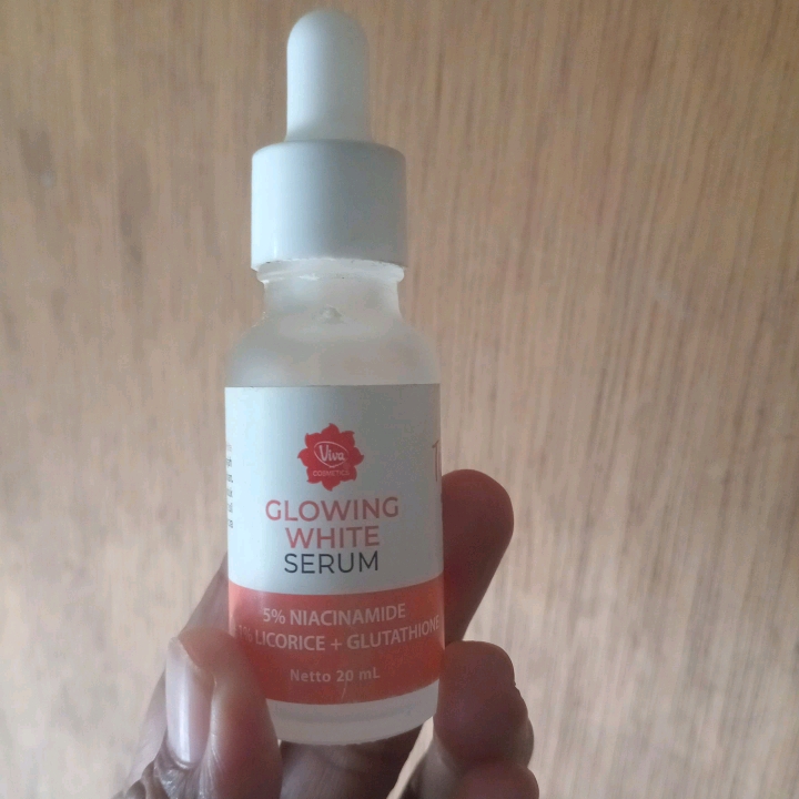 Glowing White Serum imgfdn-e1db1757-d95f-4f7a-a305-e62a4923ec81