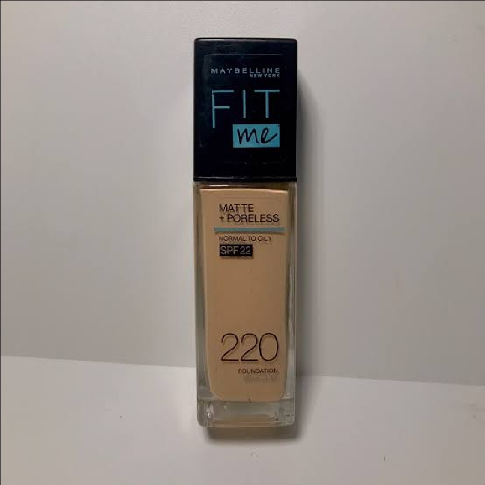 Fit Me! Matte + Poreless Foundation - 220 Natural Beige imgfdn-f1d4cd3b-7cba-4fc7-a06b-9637e4b86e10