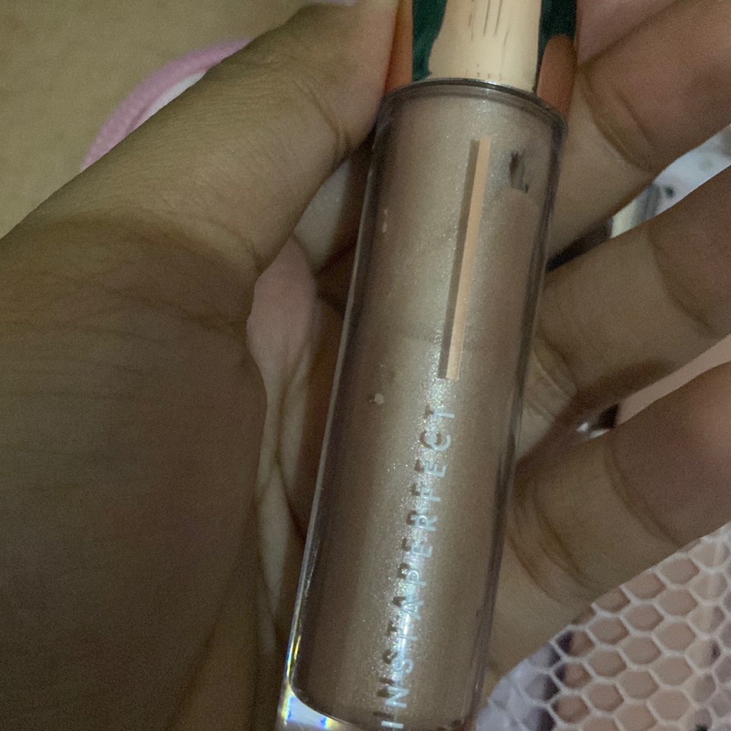 Hi Glow Fluid Highlighter - Rose Quarts imgfdn-22136f8f-9daf-4d25-81c6-2109fedb549f