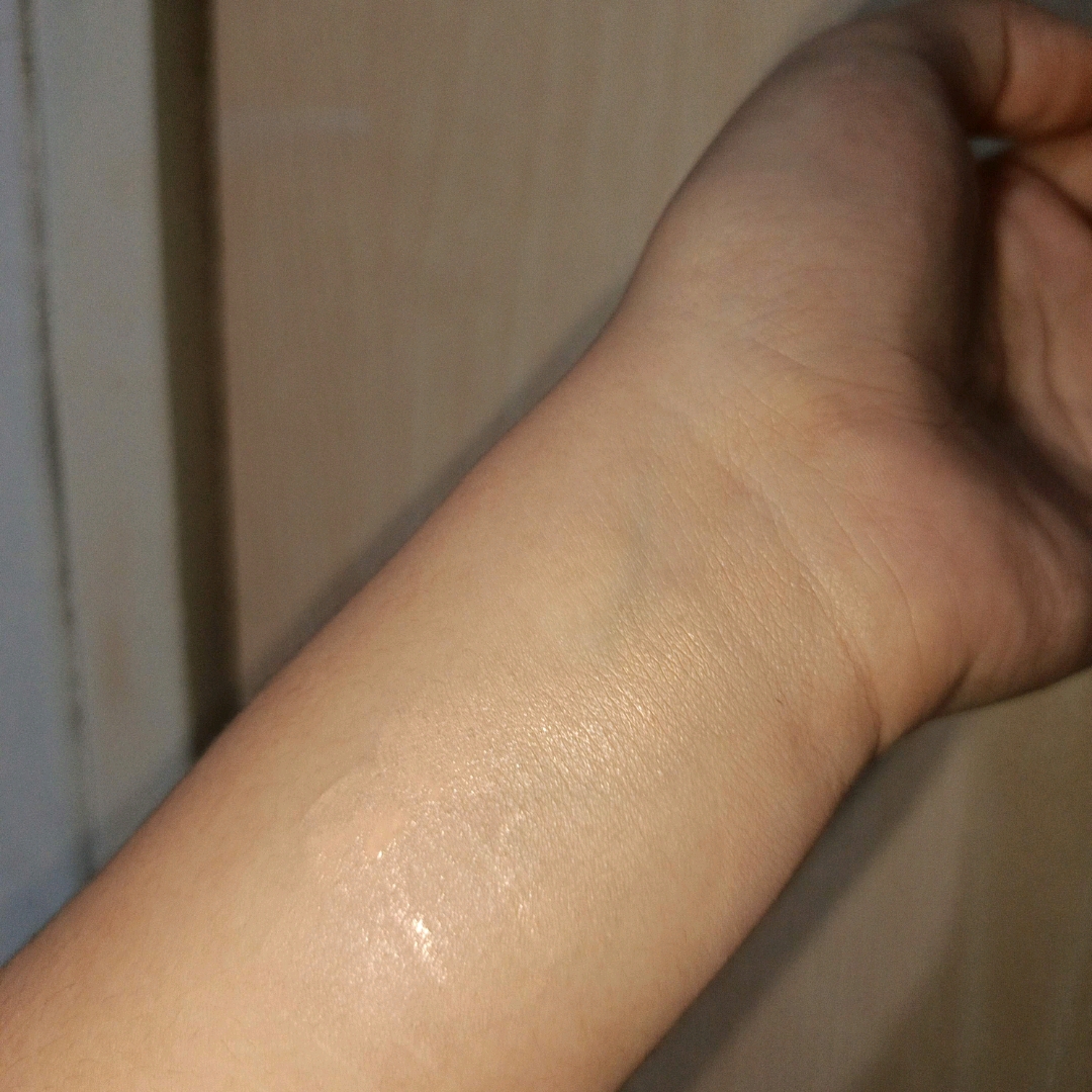 Bloomdew Inner Light Serum Tint - MW0 Camellia imgfdn-dcb7463e-1226-4352-a444-c6f19dcc2582