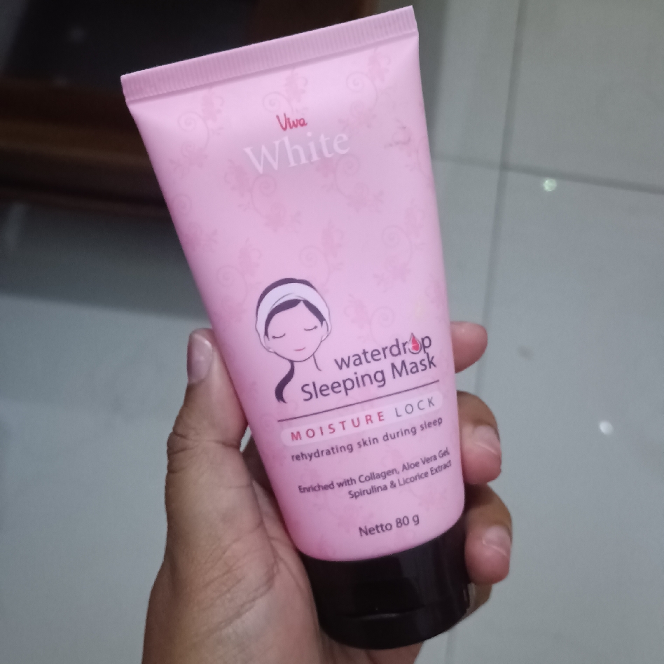 Waterdrop Sleeping Mask imgfdn-45420925-e9ac-4e01-952c-881b59fbbc10