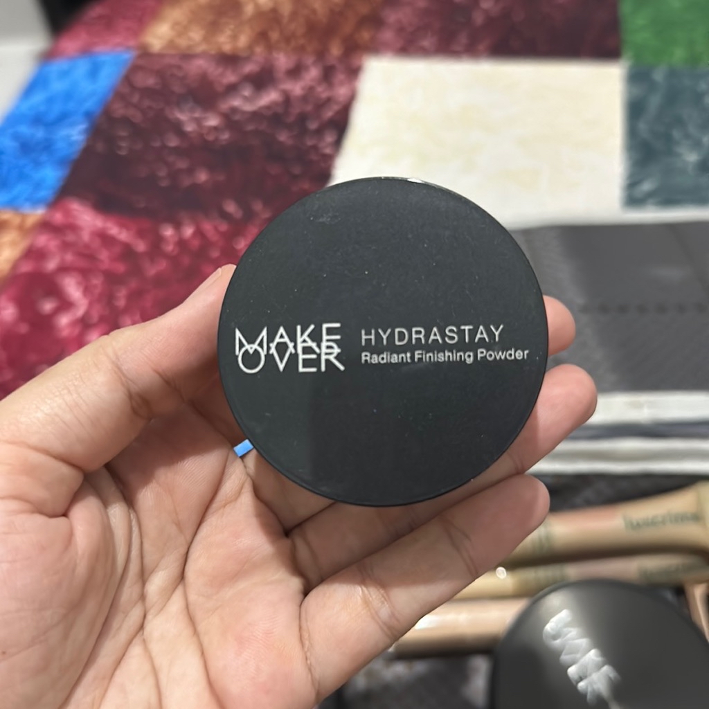 Hydrastay Radiant Finishing Powder - Translucent imgfdn-d4d8e72d-fb7f-4f3d-be6f-ba960f3dd846