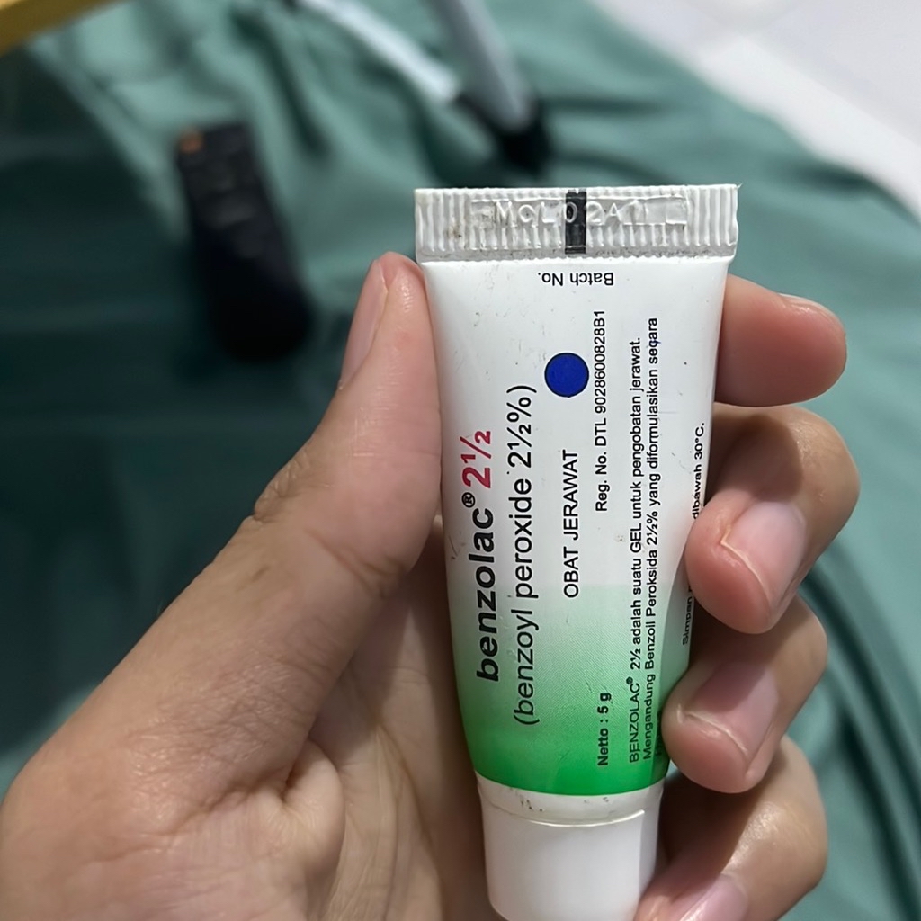 2.5 - Benzoyl Peroxide 2.5% imgfdn-3912faf0-38d7-4ea8-92a3-7fc7e5c5eb0f
