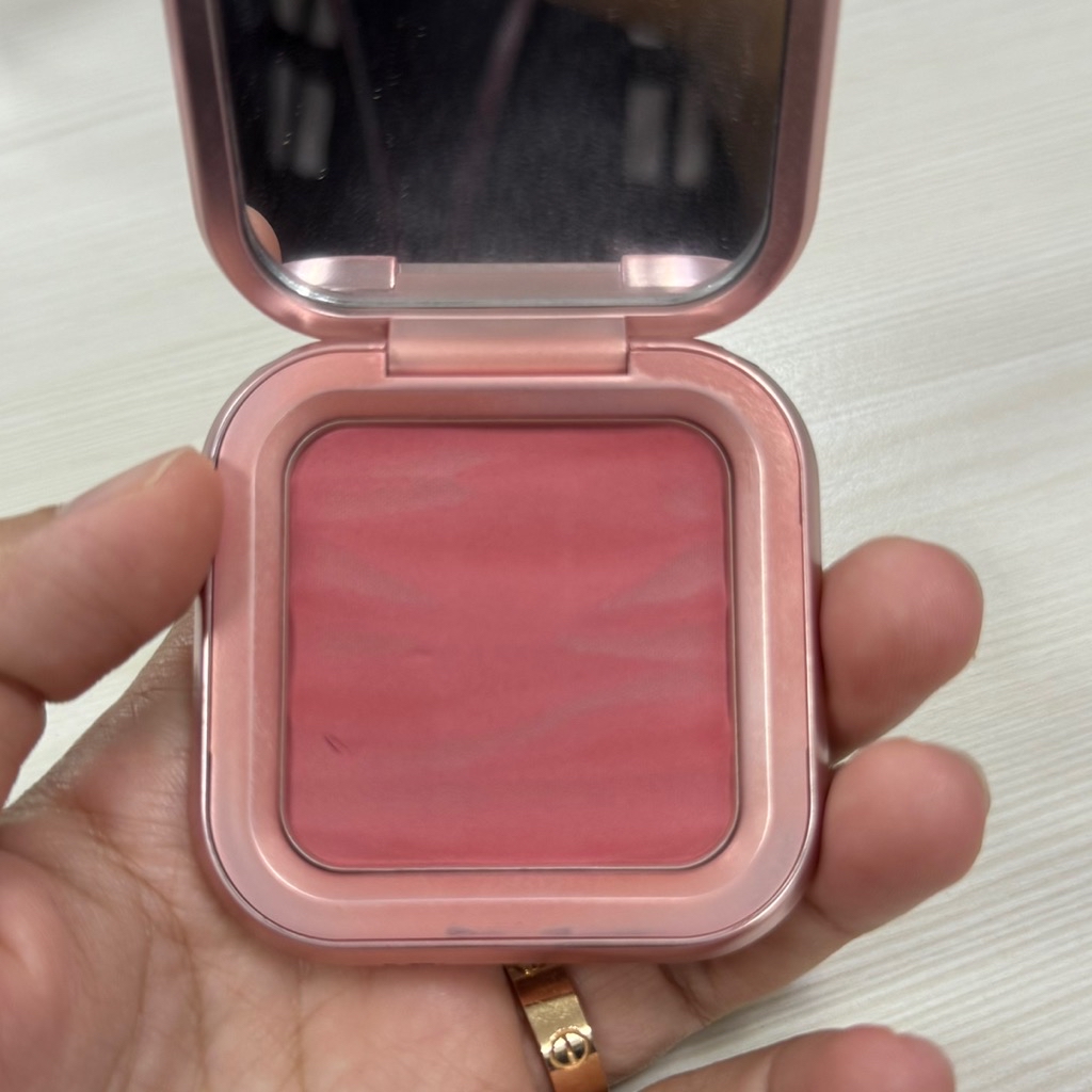 Silk Touch Blusher - 05 Fleur imgfdn-e2a00a6d-dcb4-4fb4-ad58-36df65f8b5c5