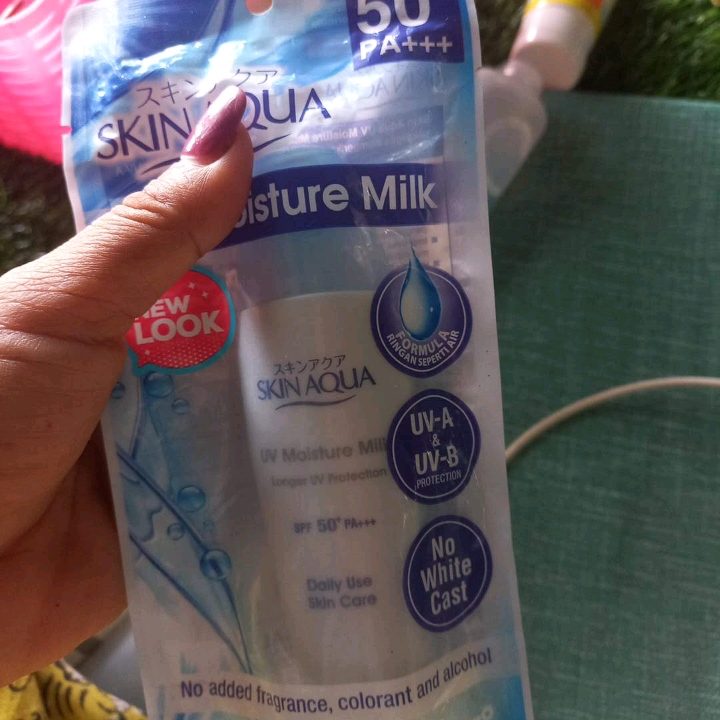 UV Moisture Milk imgfdn-79d815c0-42b6-4630-8baa-6771f44b5140