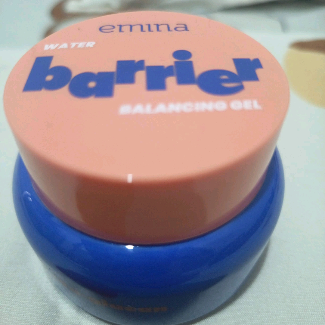Water Barrier Balancing Gel Moisturizer imgfdn-3a00b400-042a-4f99-a557-ada7344f8868
