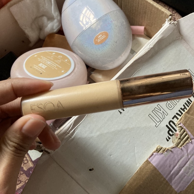 Flawless Liquid Concealer - Toffee imgfdn-10139250-e42f-497a-beba-49740afa109c