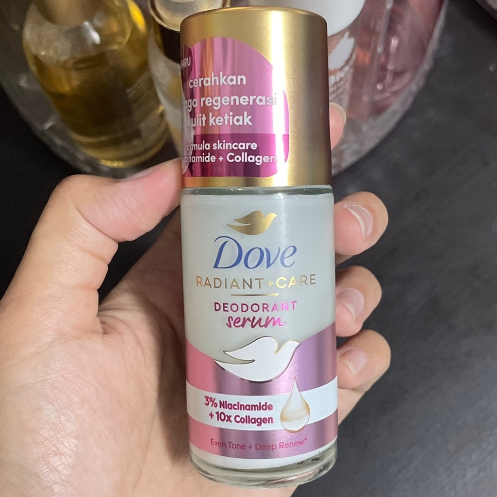 Radiant+Care Deodorant Serum Roll On  - 3% Niacinamide + 10x Collagen imgfdn-436ad132-cde8-4773-b378-eb595cce678c