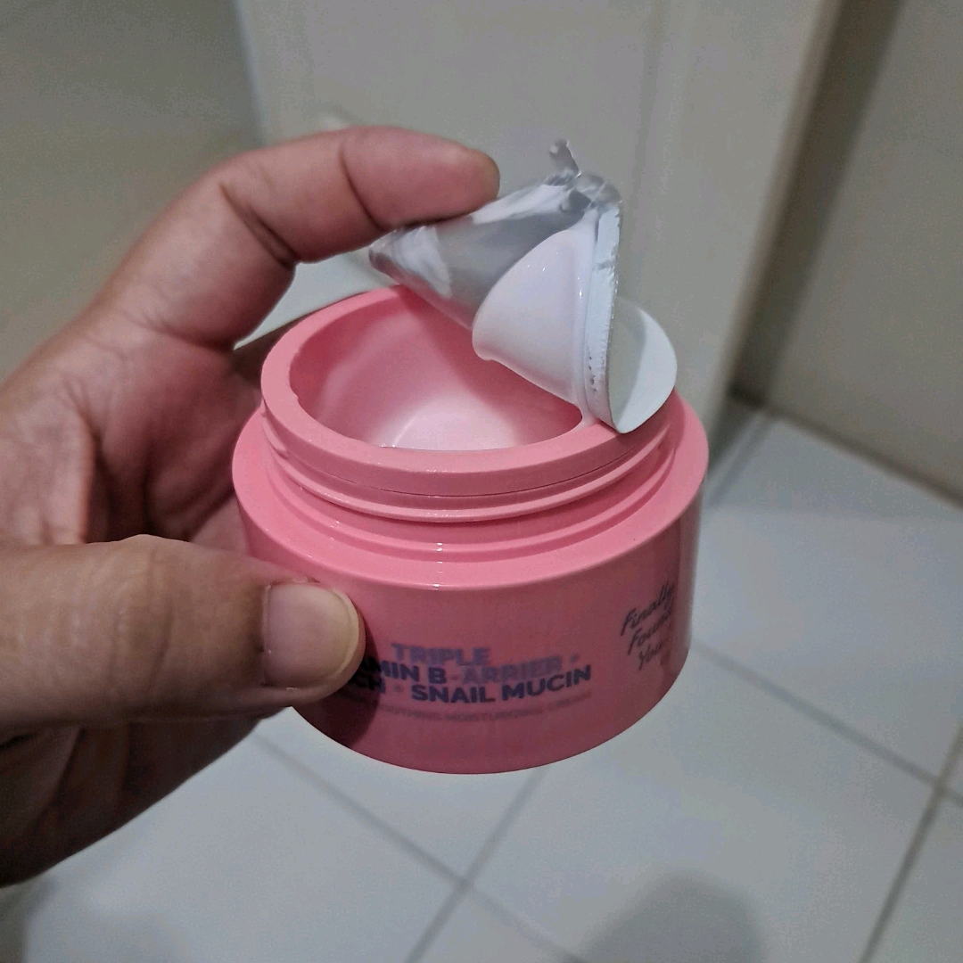 Triple Vitamin B-arrier + Peach + Snail Mucin Intensive Soothing Moisturizing Cream imgfdn-9240f5eb-b191-49ad-8724-12bf15f43f0f