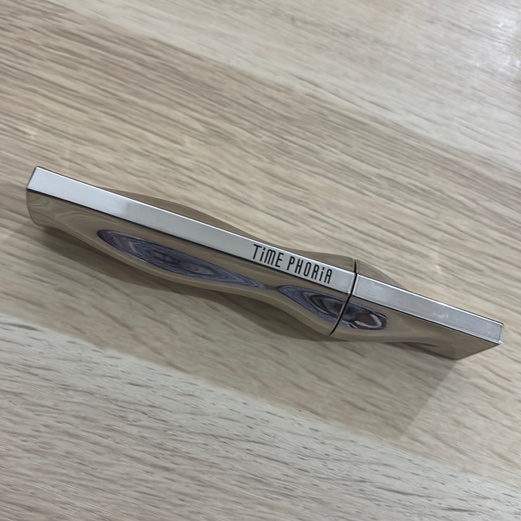 Eternal Lip Matte - Charm imgfdn-dc082cdd-8773-40bf-8648-ecc0c99c1627