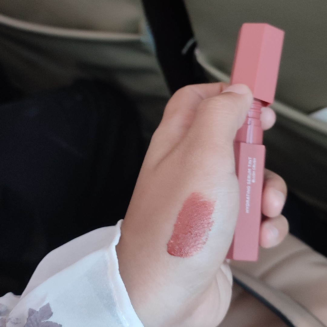 Hydrating Serum Lip Tint - Dance Partner imgfdn-589d9443-388c-43a4-bdb9-d29241eb57b2