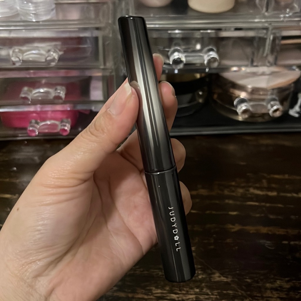 Iron Mascara imgfdn-f8cdd17c-d1af-47f4-a7c1-89fd9edadff6