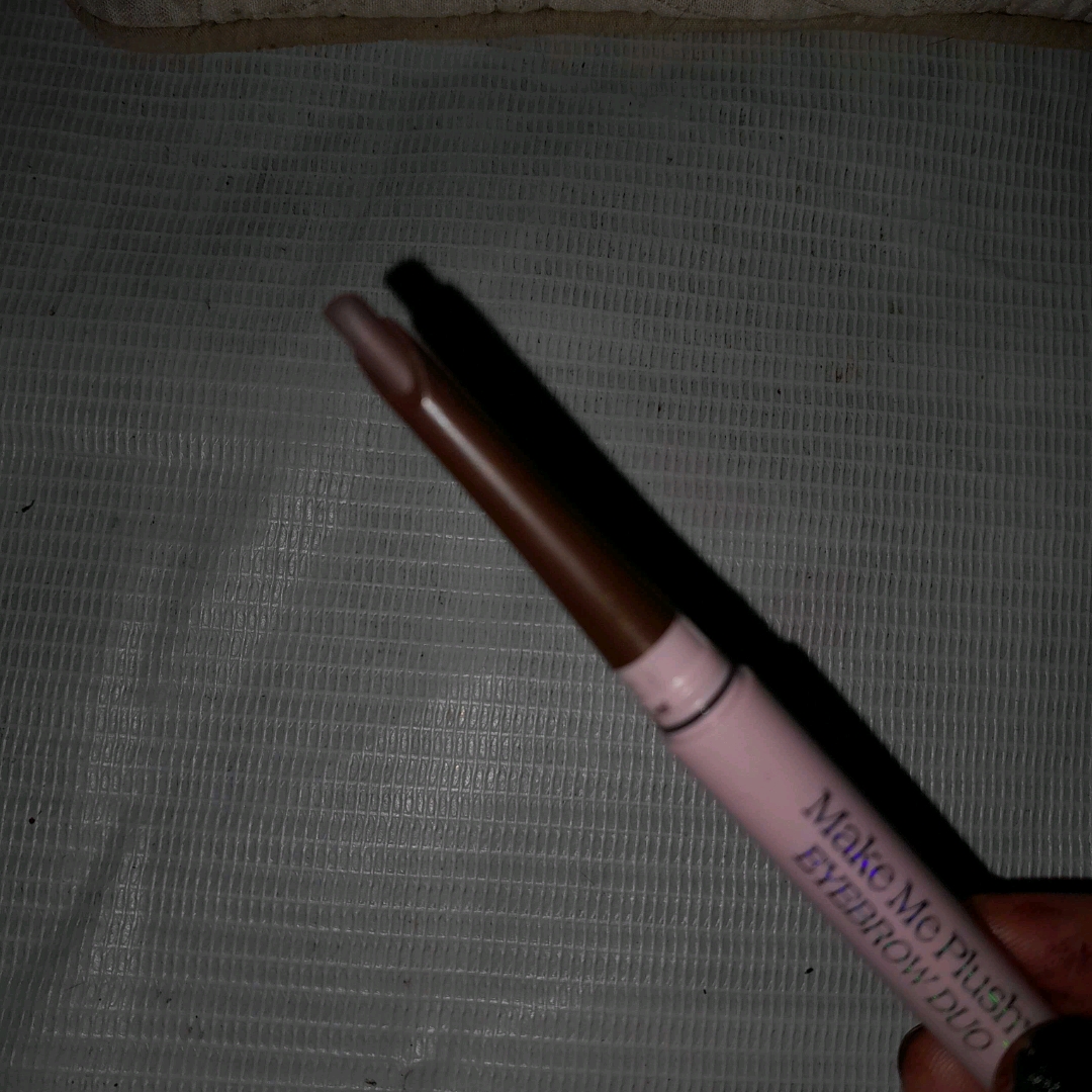 Make Me Plushy Eyebrow Duo - Dark Brown imgfdn-eca2a636-ad7c-409d-bd10-6c5b2a044431