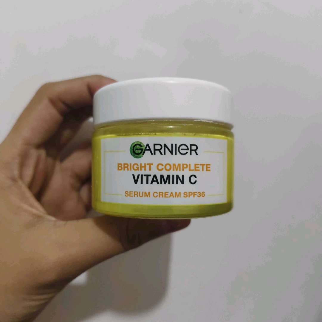 Bright Complete Vitamin C Serum Cream SPF 36/PA+++ imgfdn-bfdc310f-1c43-4cc9-803b-6f4d4d2371db