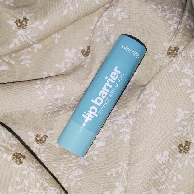 Lip Barrier Sunscreen imgfdn-04f2d2fd-7cf4-4dc5-9802-c2564e43526a