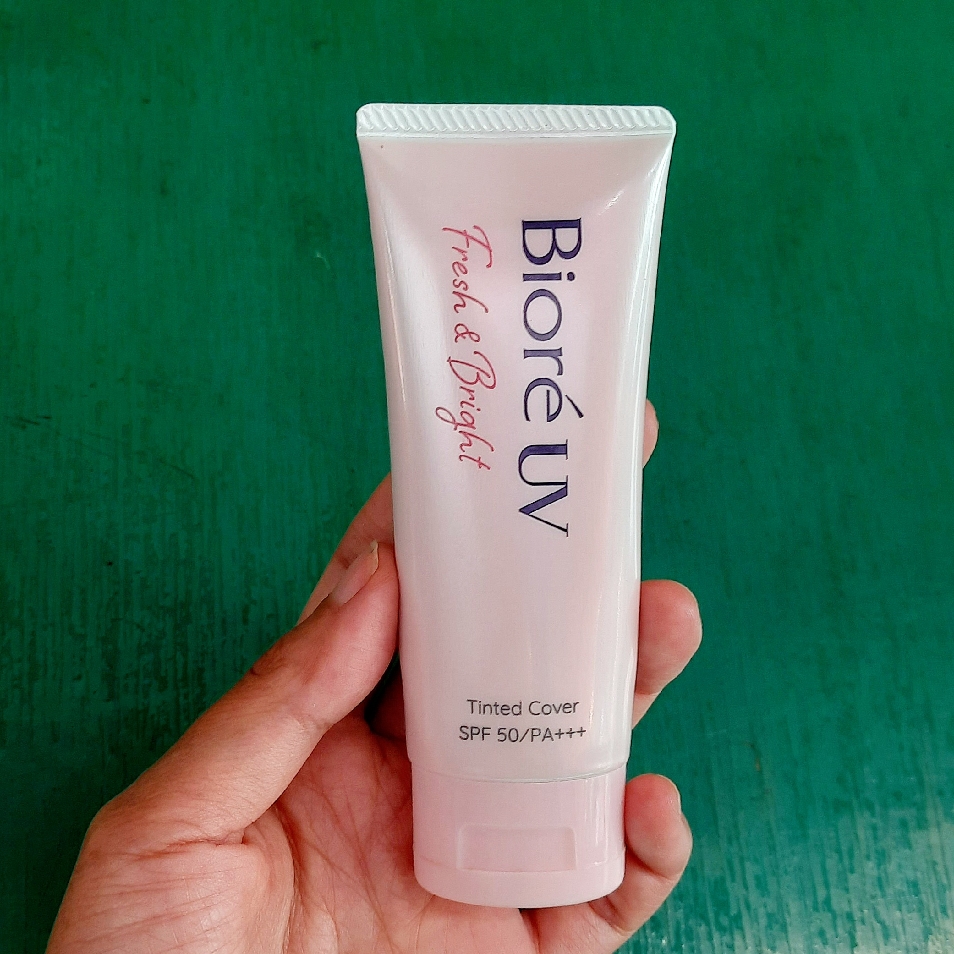 UV Fresh & Bright Instant Cover imgfdn-8d2e0a52-82f1-4d1b-8a04-09cabaa180a8