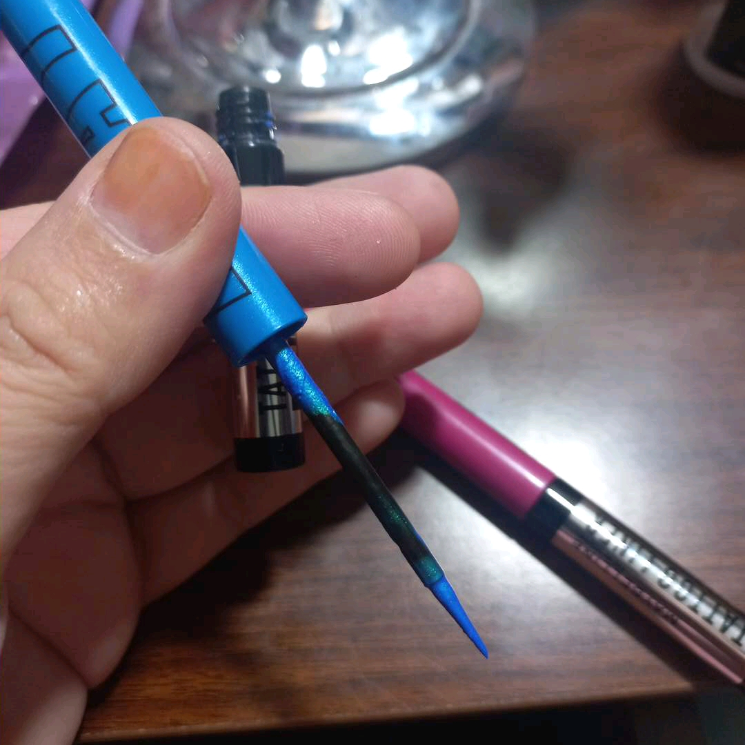 Tattoo Liner Play 48H Liquid Color Eyeliner - Switch imgfdn-bb1471b7-2bde-4bad-bda4-9b95cc579100