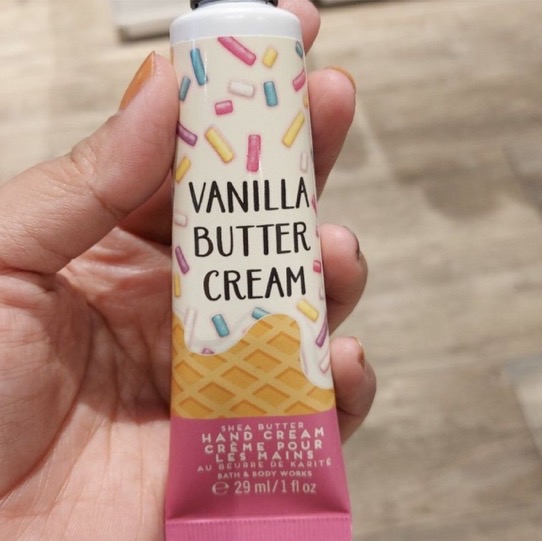 Vanilla Buttercream Hand Cream - Vanilla Buttercream imgfdn-01eeafc3-3ff6-4bab-8230-8a578564ddc9