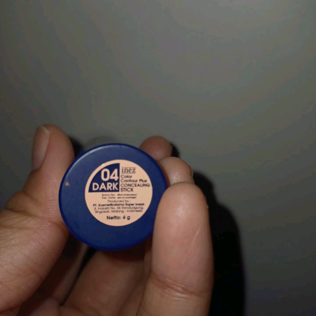 Color Contour Plus Concealing Stick - Medium imgfdn-9574f247-8312-4427-a948-d88b266a6c4d