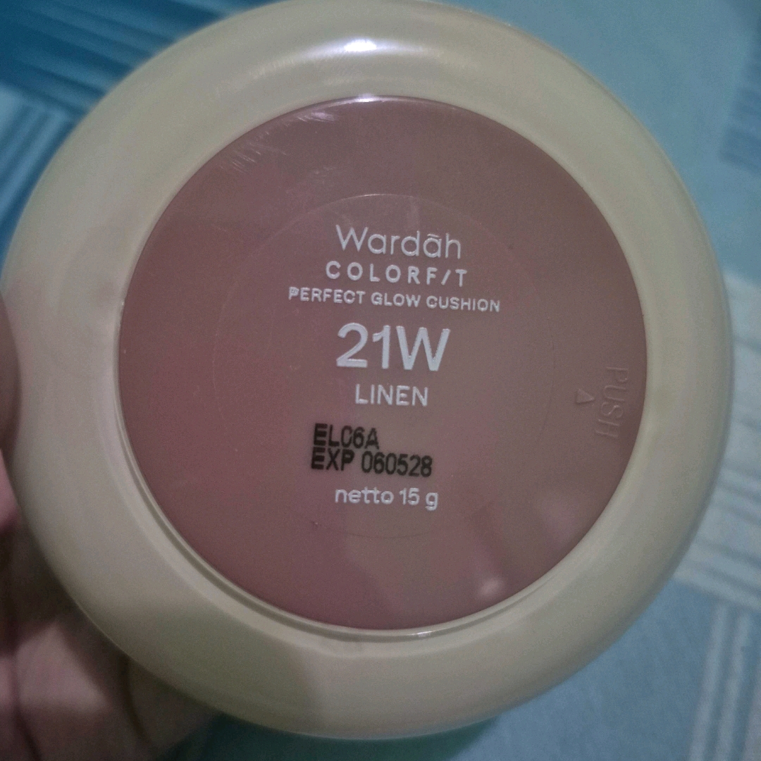 Colorfit Perfect Glow Cushion - 21W Linen imgfdn-4a36c59b-4ca3-4bcf-8f65-2e8431c7aaf7