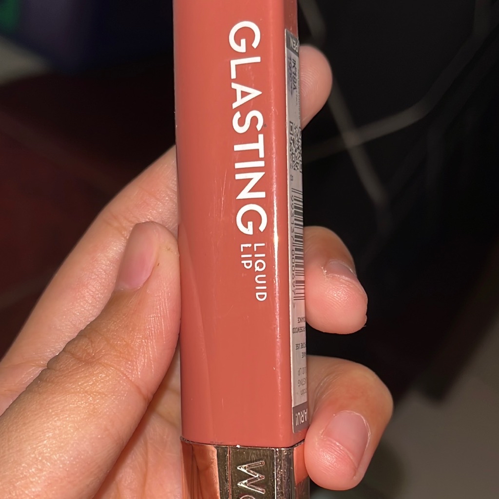 Glasting Liquid Lip - 04 Rosewood Radiance imgfdn-22c2d1d7-ece9-46b4-b961-7a69cc4989eb