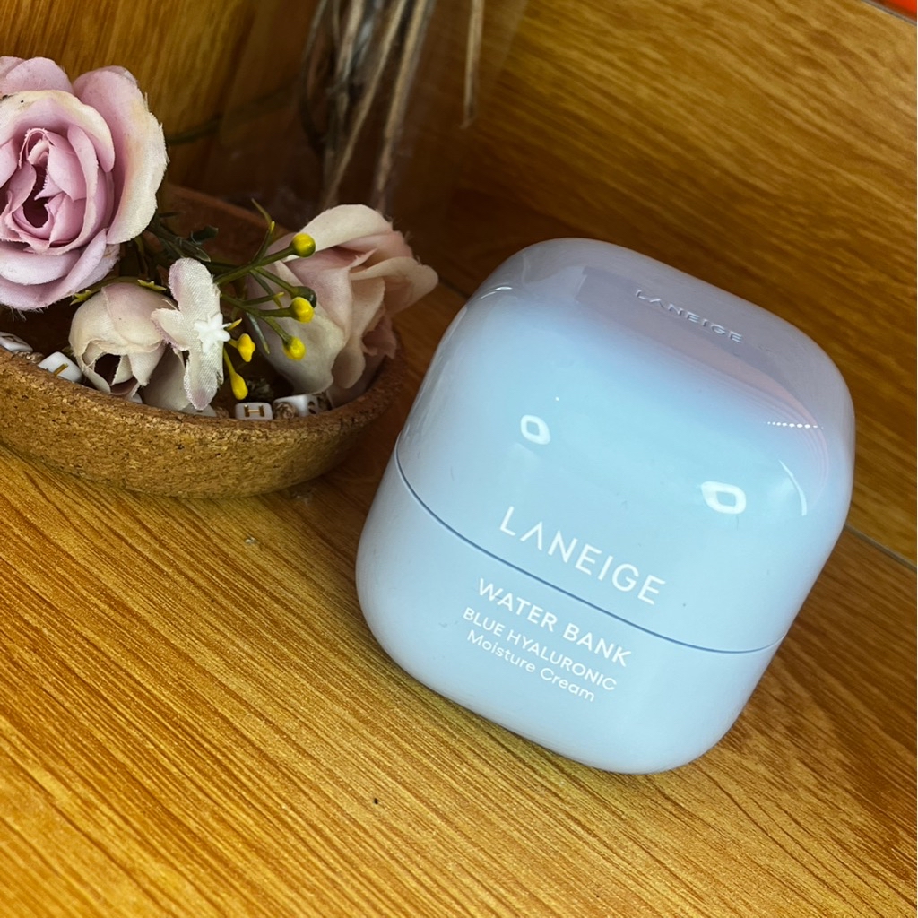 Water Bank Blue Hyaluronic Cream Dry imgfdn-1bb86ef5-31d6-4f8e-9116-af43ec4abc06