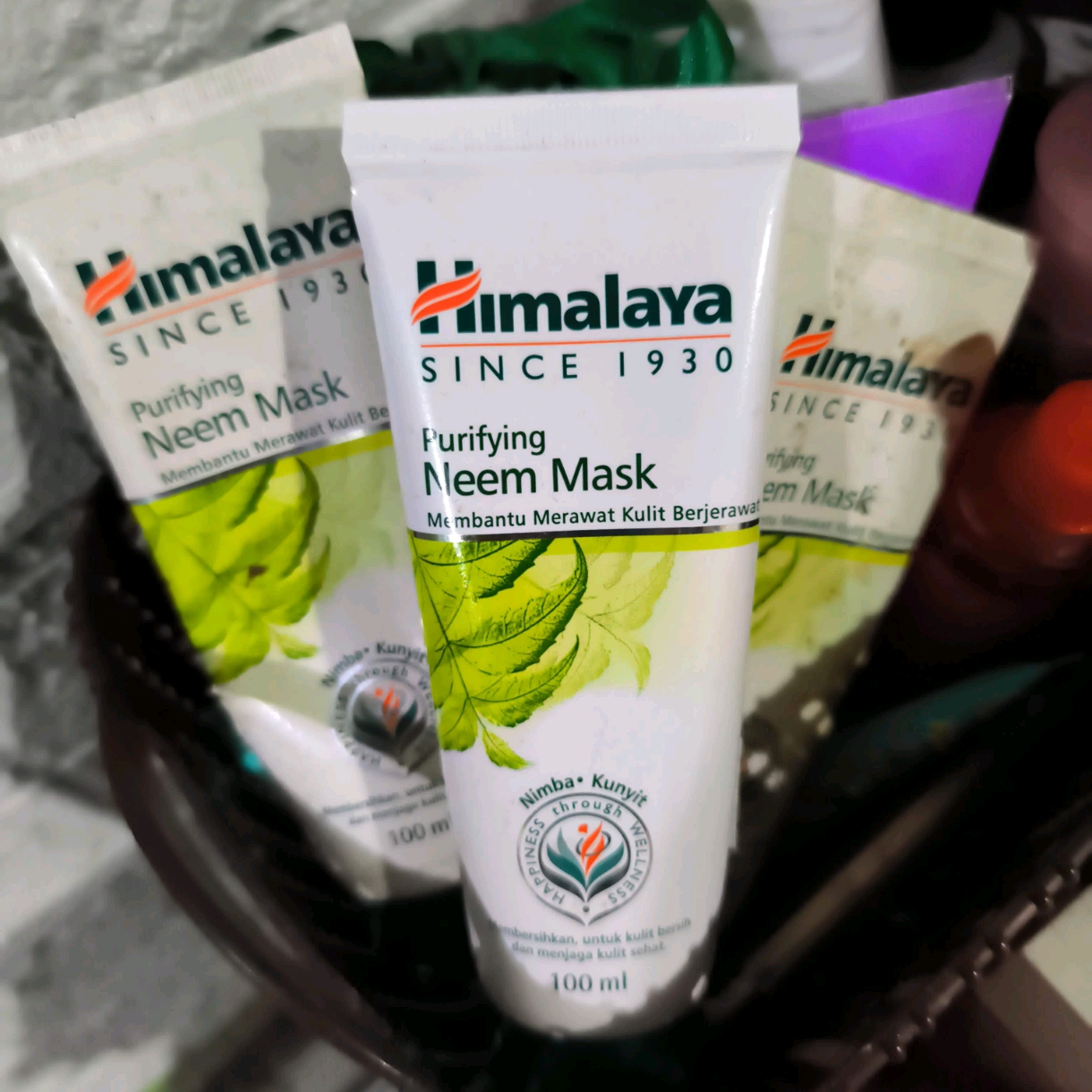 Purifying Neem Mask imgfdn-fb211ea0-e799-4685-8a97-98b95cc60bfc